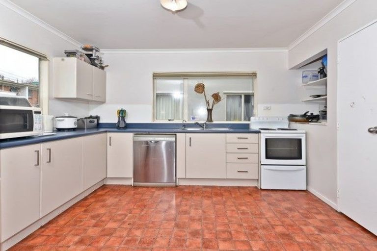 Photo of property in 29e Opoia Road, Hamilton East, Hamilton, 3216