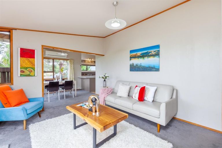 Photo of property in 1/48 Lemnos Place, Titirangi, Auckland, 0604