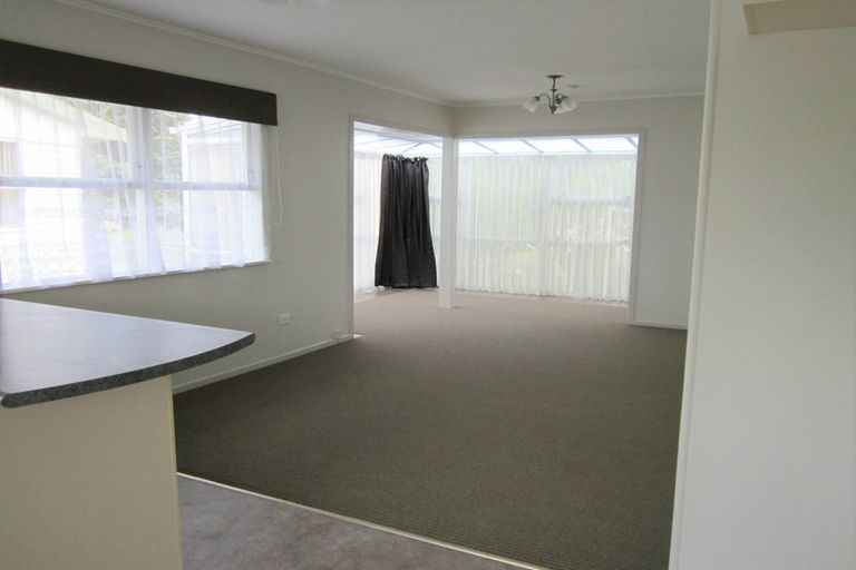 Photo of property in 40 Farquhar Road, Glendene, Auckland, 0602