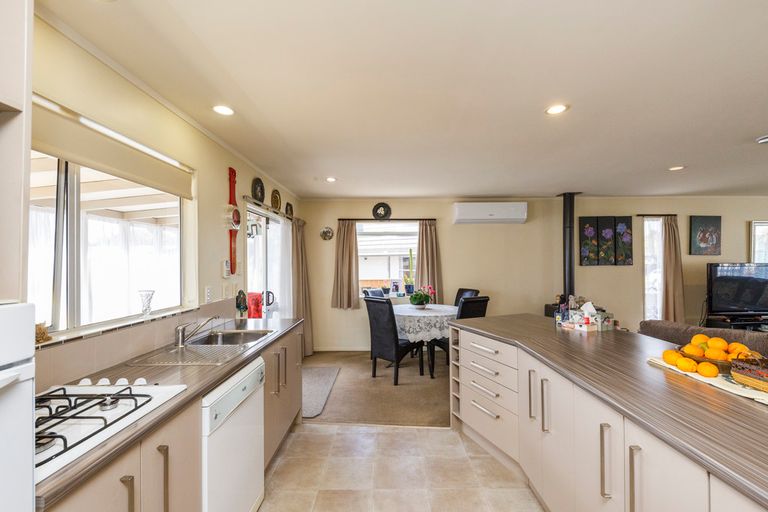 Photo of property in 12 Humphries Place, Awapuni, Palmerston North, 4412