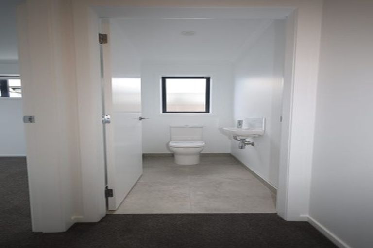 Photo of property in 10 Julie Lane, Papamoa, 3118