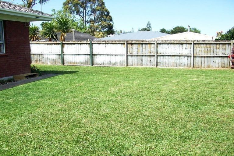 Photo of property in 2/34 Blacklock Avenue, Henderson, Auckland, 0612