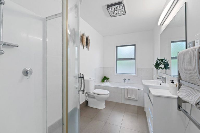 Photo of property in 32d Robinson Avenue, Holdens Bay, Rotorua, 3010