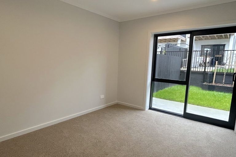 Photo of property in 5/35 Marine Parade, Hobsonville, Auckland, 0616