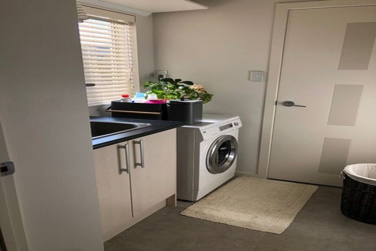 Photo of property in 5 Catlins Place, Fairview Heights, Auckland, 0632