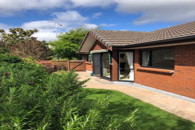 Photo of property in 2/101 Pohutukawa Street, Woburn, Lower Hutt, 5011