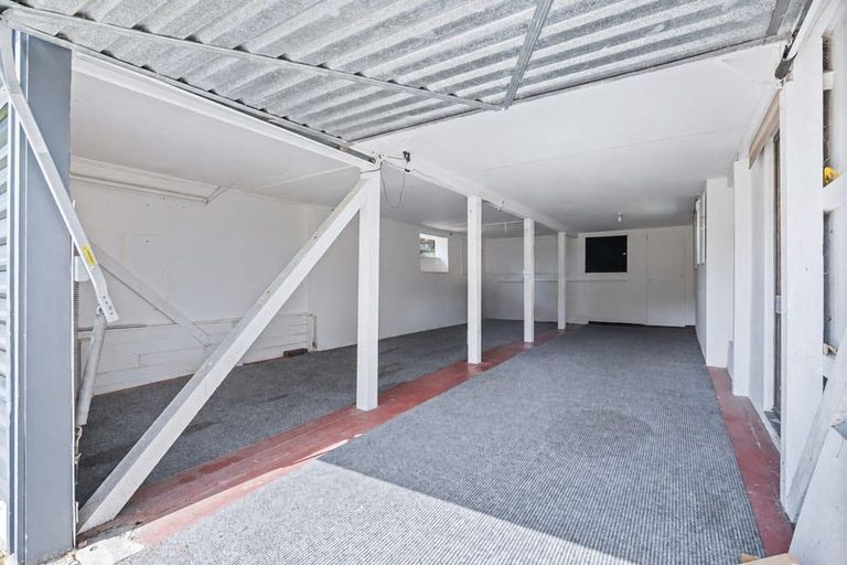 Photo of property in 15a Ngahere Views, Orewa, 0931