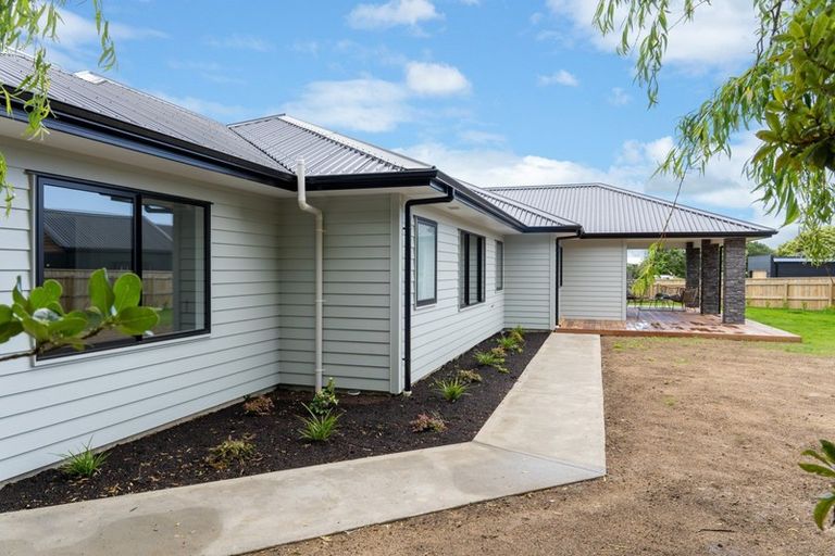 Photo of property in 21 Tararua Crescent, Otaki, 5512