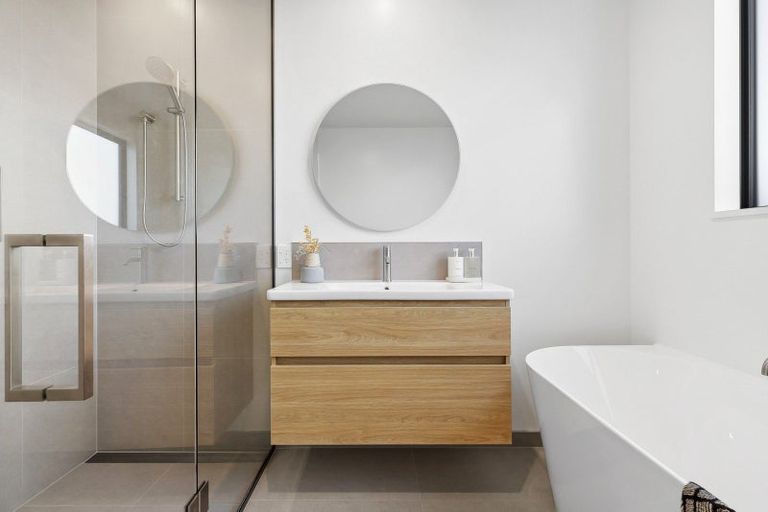 Photo of property in 5 Onyx Street, Albert Town, Wanaka, 9305