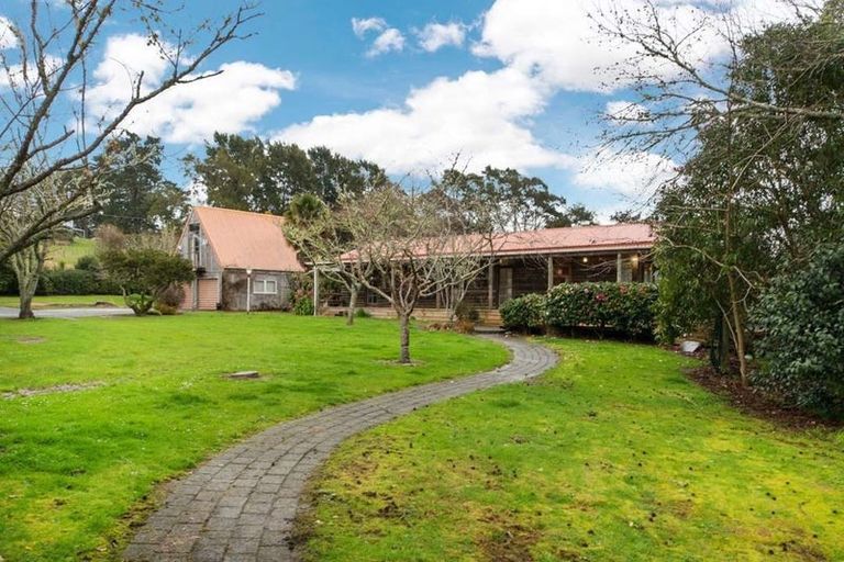 Photo of property in 30 Taha Road, Waimauku, 0881