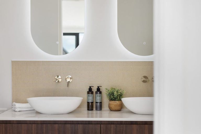 Photo of property in 14 Rubus Street, Wanaka, 9382