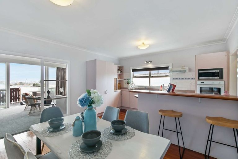 Photo of property in 32 Lewis Road, Pakuranga, Auckland, 2010