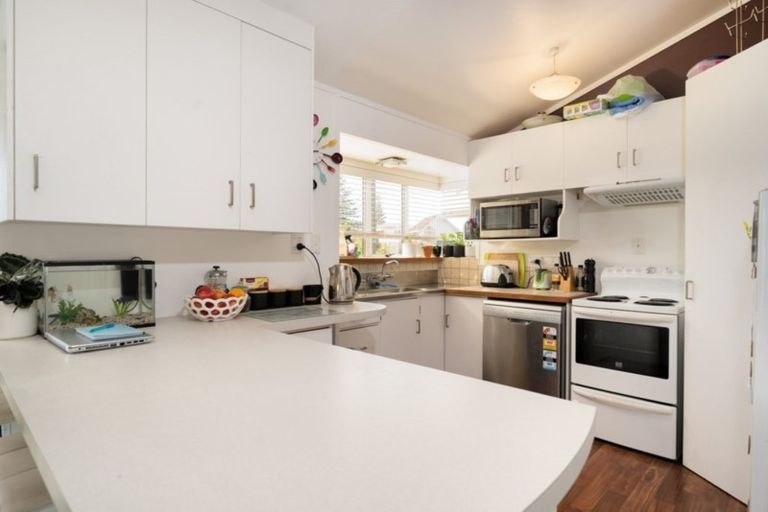 Photo of property in 144 Karewa Parade, Papamoa Beach, Papamoa, 3118