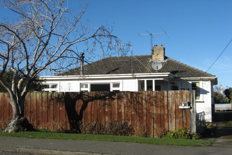 Photo of property in 15 Queen Street, Winton, 9720