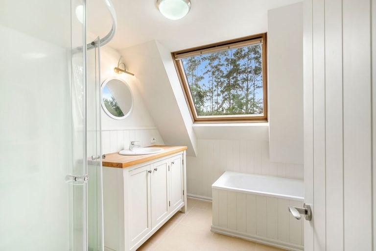 Photo of property in 51 Victoria Street, Oxford, 7430