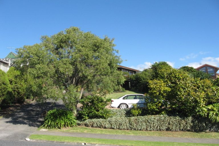 Photo of property in 20 Charles Dickens Drive, Mellons Bay, Auckland, 2014