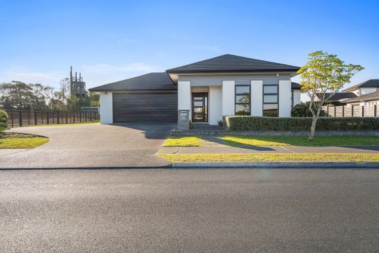 Photo of property in 16 Stace Hopper Drive, One Tree Point, 0118