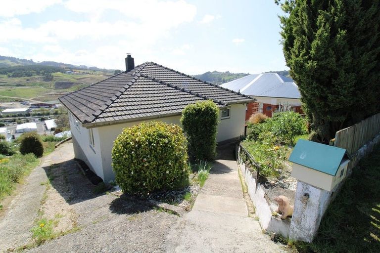 Photo of property in 30 Scotland Terrace, Green Island, Dunedin, 9018