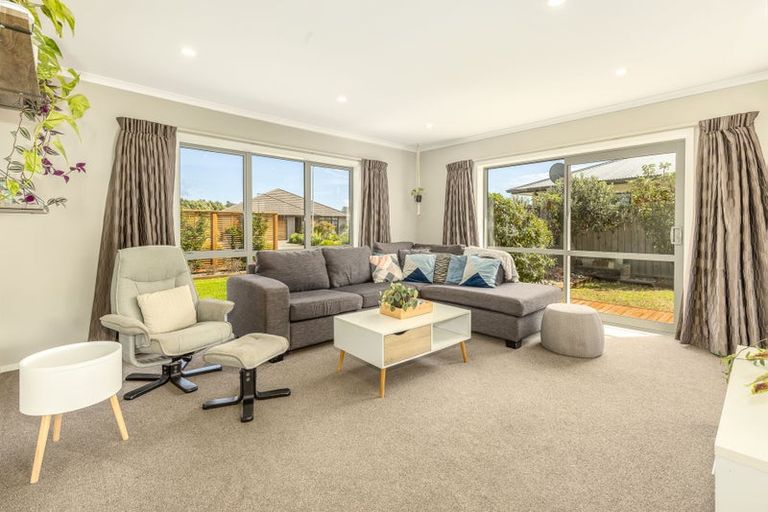 Photo of property in 5 Pearson Place, Paraparaumu, 5032