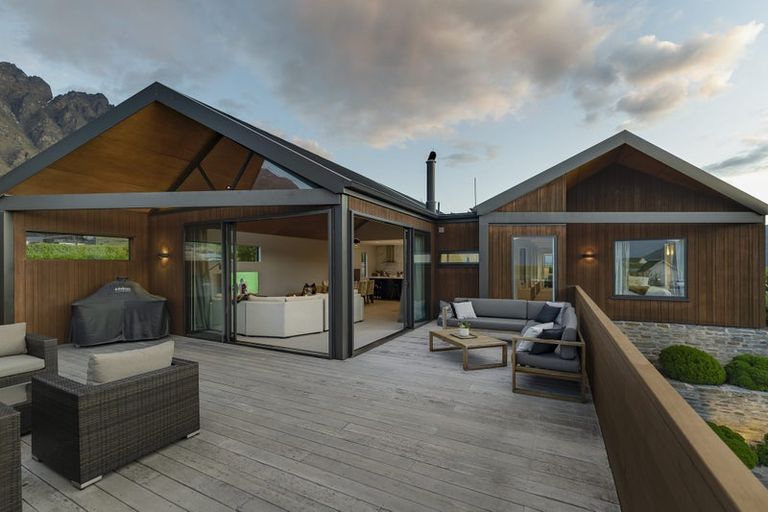 Photo of property in 55 Jacks Point Rise, Jacks Point, Queenstown, 9371