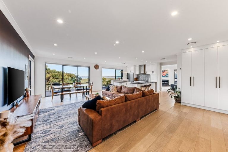 Photo of property in 44a Bannings Way, Hobsonville, Auckland, 0618