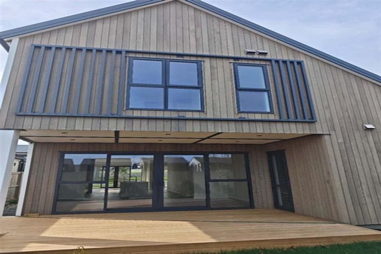 Photo of property in 8 Coopworth Street, Karaka, 2580