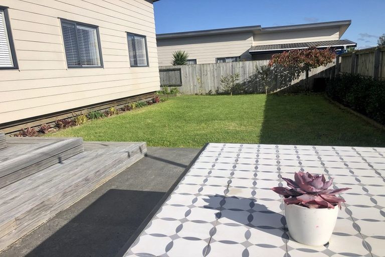 Photo of property in 10 Umu Place, Mangere, Auckland, 2022