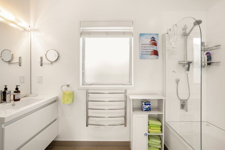 Photo of property in 14 Kelly Place, Whitianga, 3510