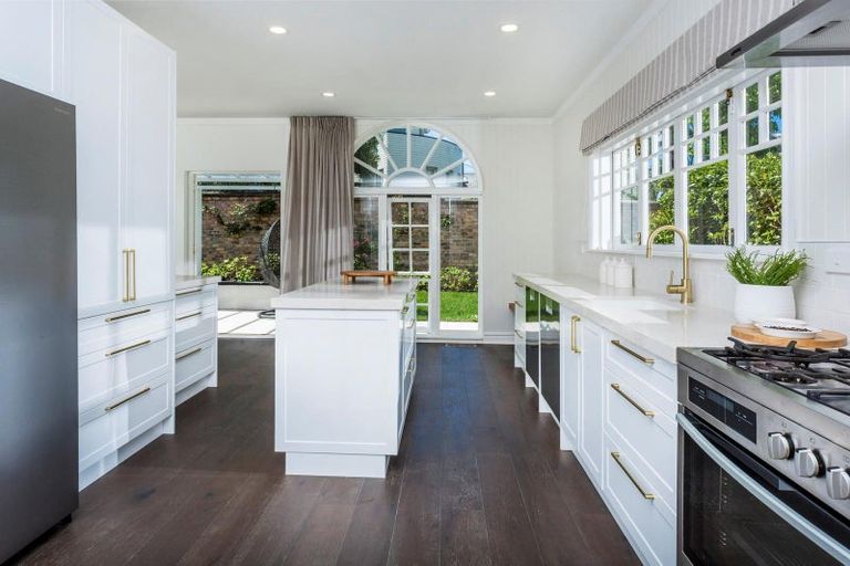 Photo of property in 1 Ascot Avenue, Narrow Neck, Auckland, 0624