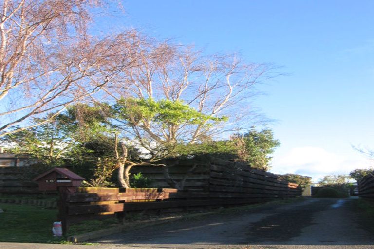 Photo of property in 16 Dunk Place, Milson, Palmerston North, 4414