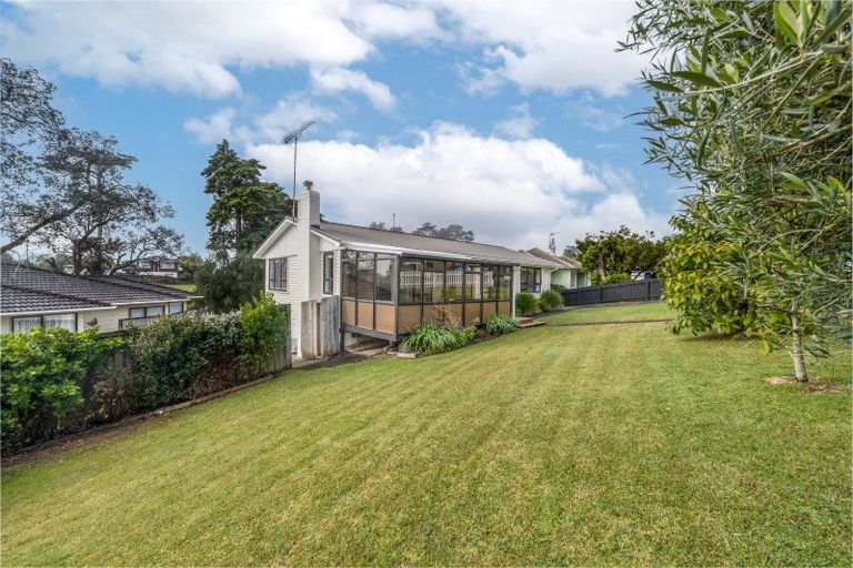 Photo of property in 42 Ennis Avenue, Pakuranga Heights, Auckland, 2010