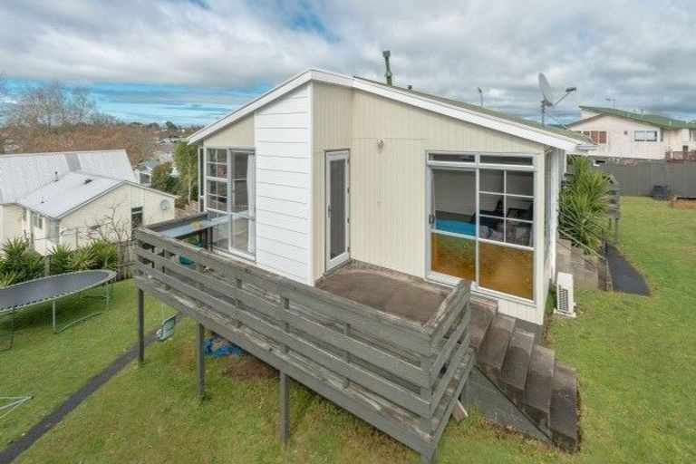 Photo of property in 46 Morrow Avenue, St Andrews, Hamilton, 3200