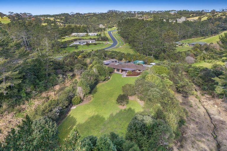 Photo of property in 42 Manuka Grove, Helensville, 0875