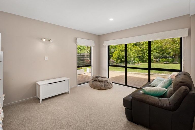 Photo of property in 2 Gellibrand Place, Omokoroa, 3114