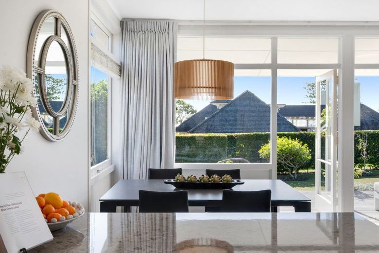Photo of property in 41 Seymour Road, Mellons Bay, Auckland, 2014
