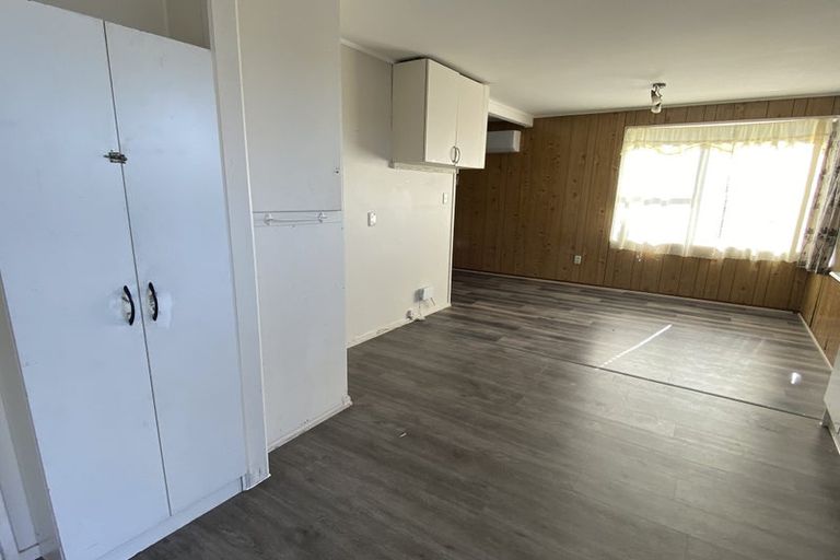 Photo of property in 8 Sabot Place, Massey, Auckland, 0614