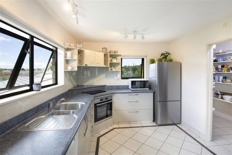 Photo of property in 34 Anderson Road, Taradale, Napier, 4112