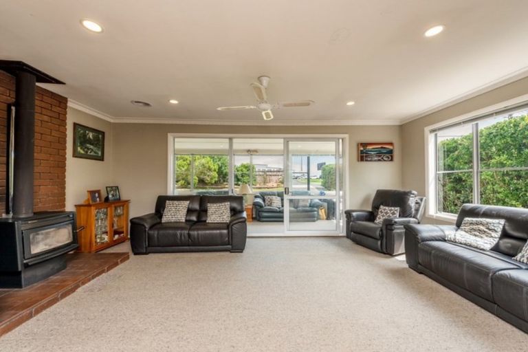Photo of property in 31 Raumati Road, Raumati Beach, Paraparaumu, 5032