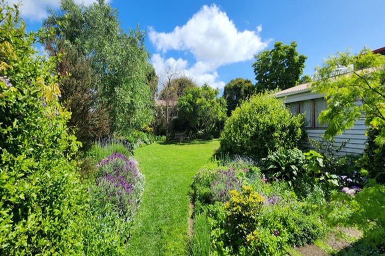 Photo of property in 11 Boyd Avenue, Mangere Bridge, Auckland, 2022