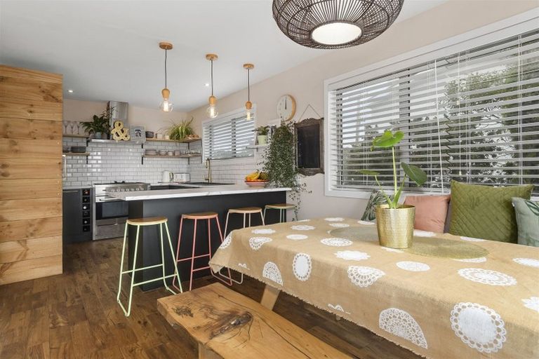 Photo of property in 1221 Papamoa Beach Road, Papamoa Beach, Papamoa, 3118