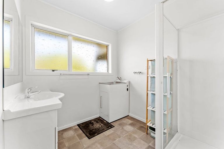 Photo of property in 18a Brian Crescent, Stanmore Bay, Whangaparaoa, 0932