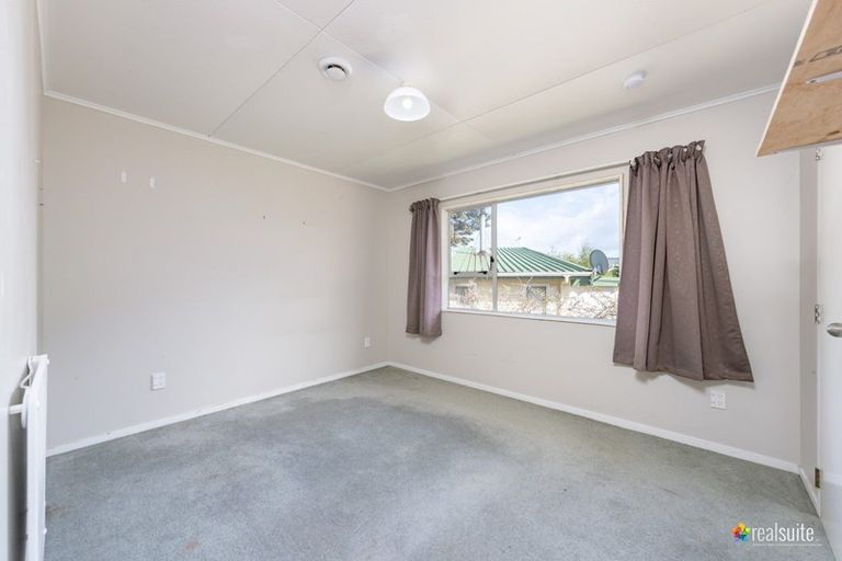 Photo of property in 21 Oaklands Grove, Clouston Park, Upper Hutt, 5018