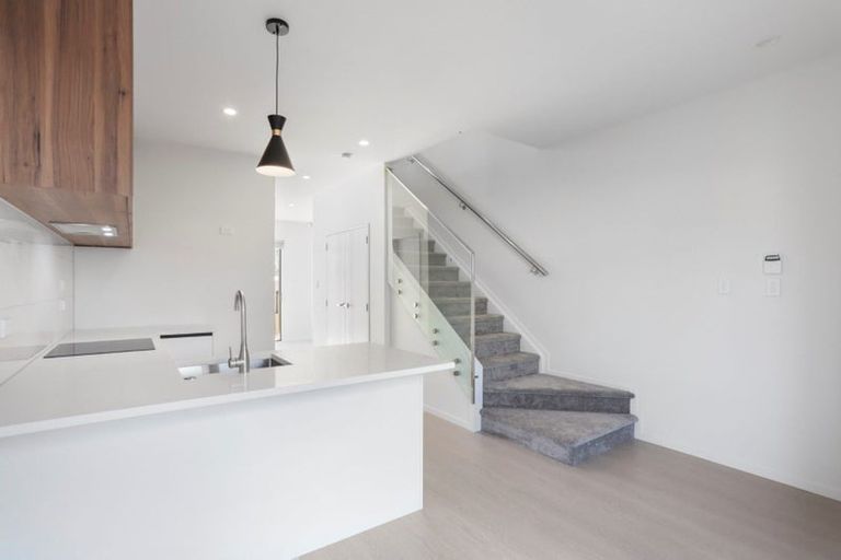 Photo of property in 4/8 Rosier Road, Glen Eden, Auckland, 0602