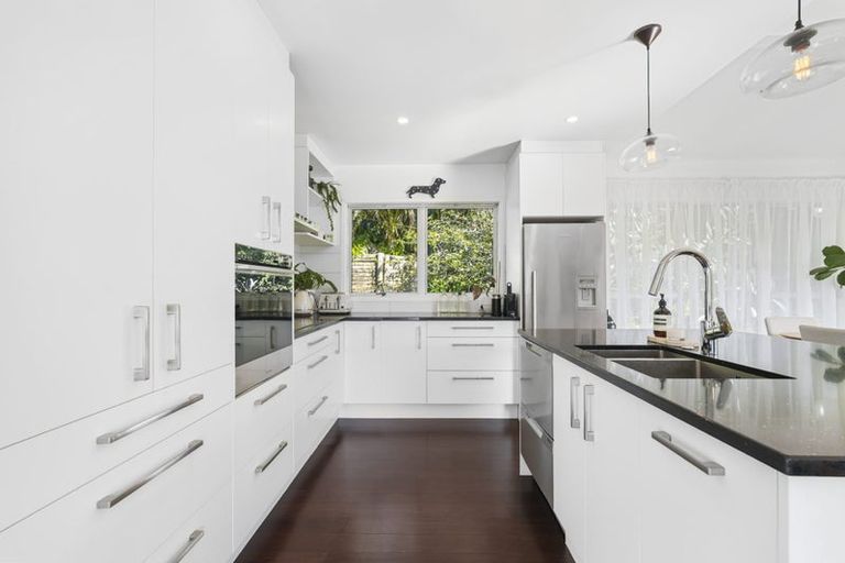 Photo of property in 17 Mcclintock Road, Massey, Auckland, 0614