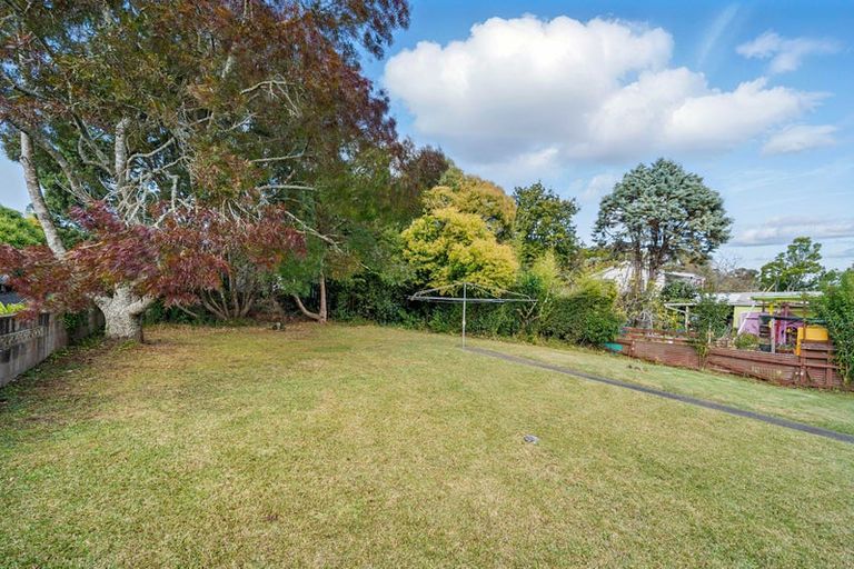 Photo of property in 18 Millbrook Road, Henderson, Auckland, 0612