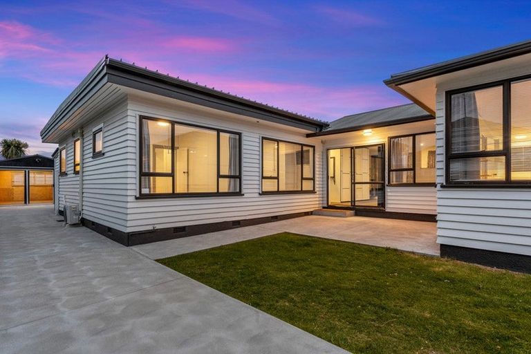 Photo of property in 69 Coopers Road, Dallington, Christchurch, 8061