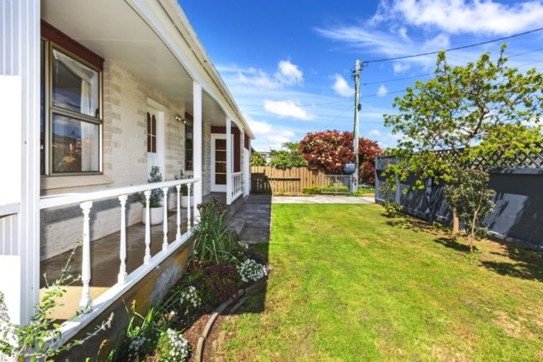 Photo of property in 26 Coates Street, Tawa, Wellington, 5028