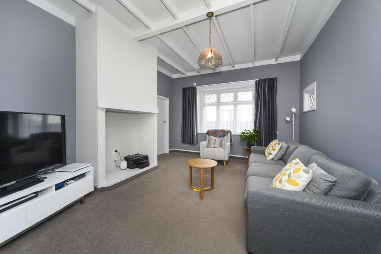 Photo of property in 126 Heretaunga Street, Palmerston North, 4414