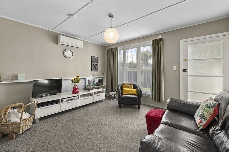 Photo of property in Heretaunga Flats, 4/652 Fergusson Drive, Trentham, Upper Hutt, 5018