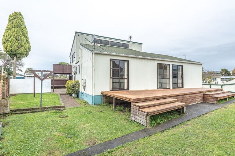 Photo of property in 8 Ash Place, Aramoho, Whanganui, 4500